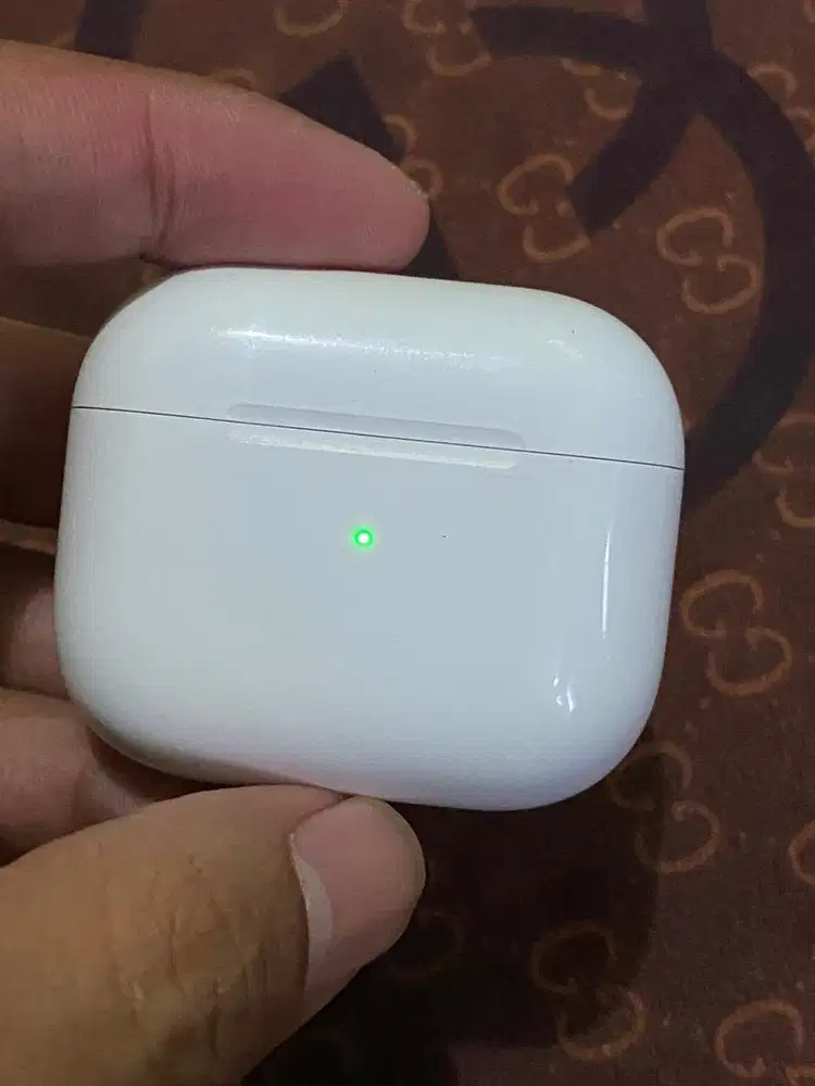 Airpods gen 3 case dock / charger saja normal