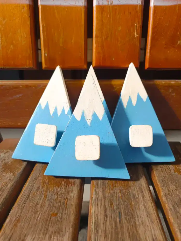 Gantungan Baju Kayu | HSC 2025