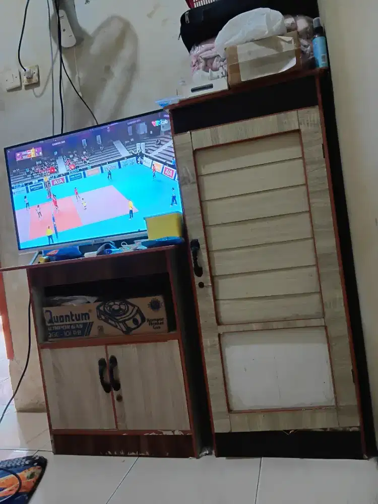 Lemari sama meja Tv