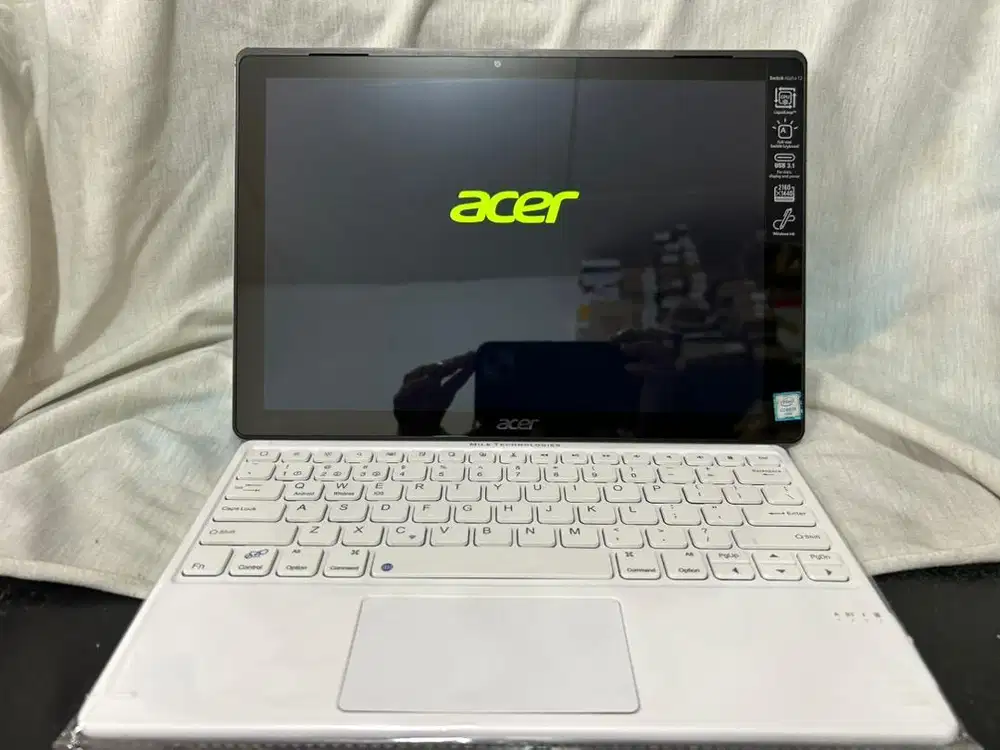 Laptop Acer switch alpha 12