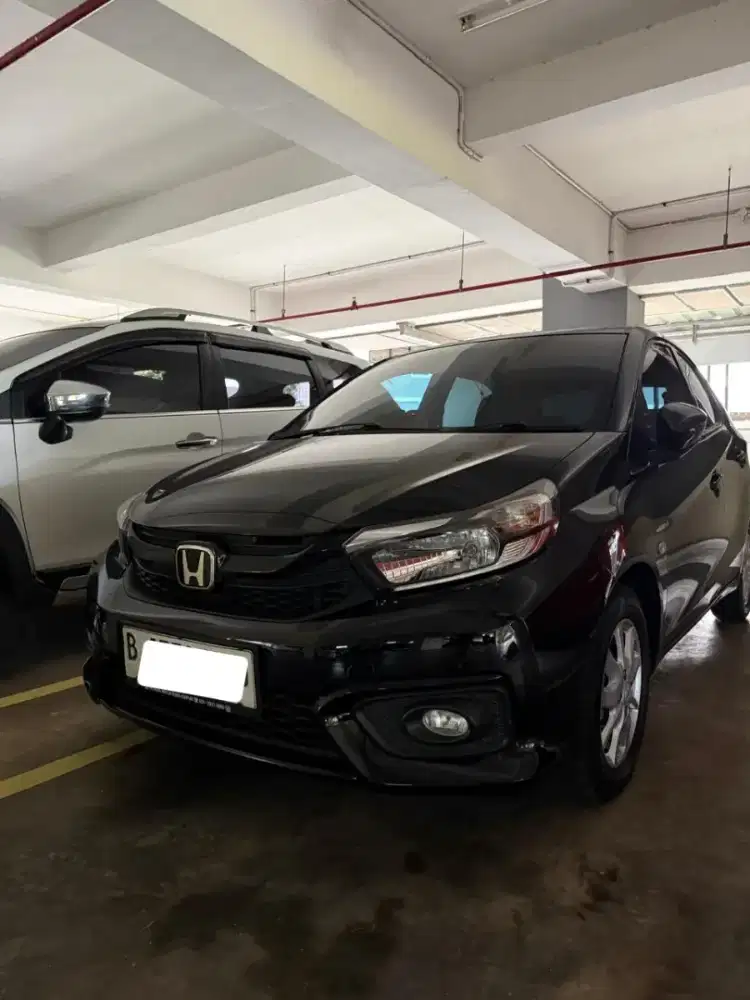 HONDA BRIO E-CVT 2023 - Tangan Pertama - atas nama sendiri -Superb