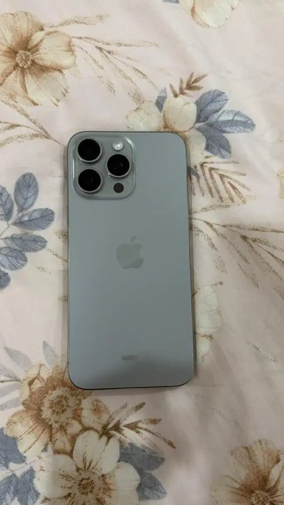 HP Iphone 15 Pro Max 256 gb Barang masih Muluuus