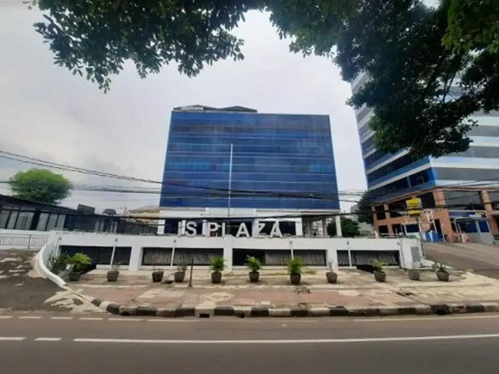 Disewakan Ruang Usaha, Lantai Dasar, Luas 496m2 di Is Plaza, Pramuka Jakarta Timur