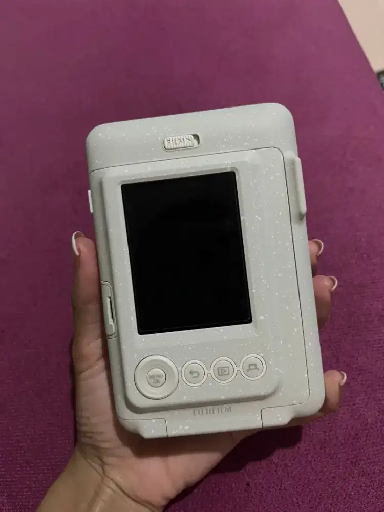 FUJIFILM Instax Mini LiPlay Instan Film
Camera