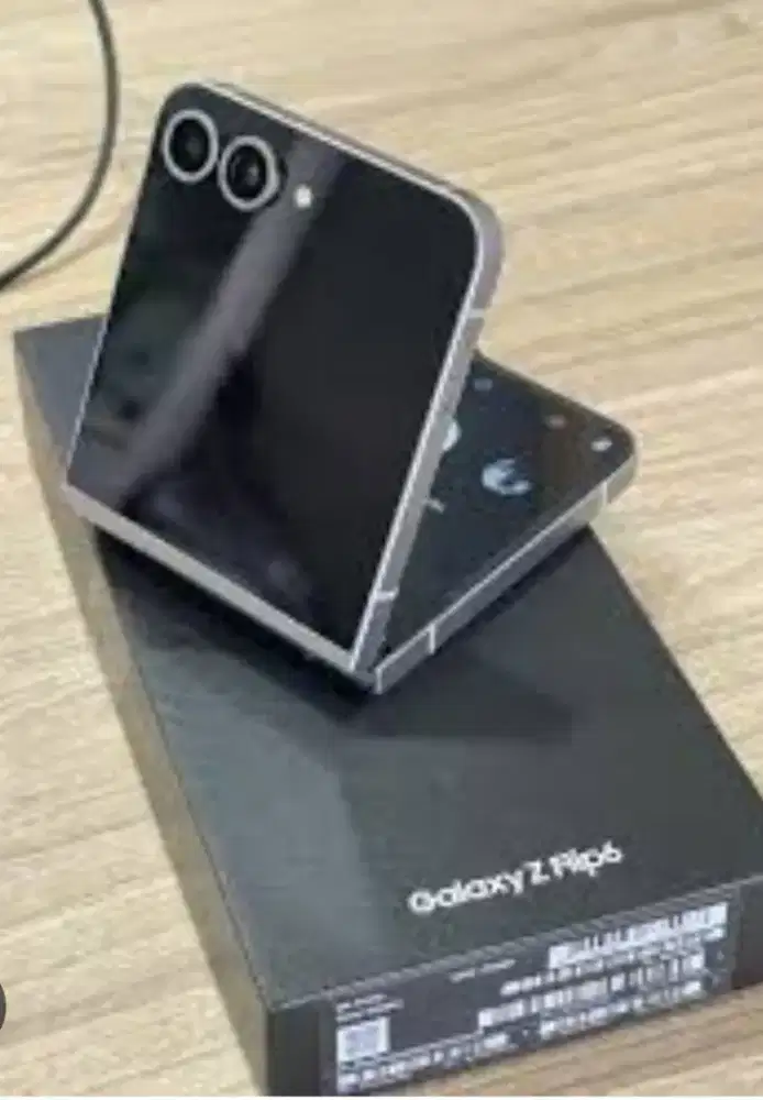 Murah hp Samsung Flip 6 5G 12/256 lkp mulus normal