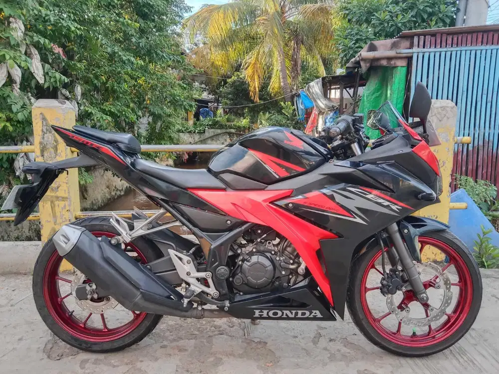 Honda CBR 150 R LED th 2019 cukup bayar 500 saja
