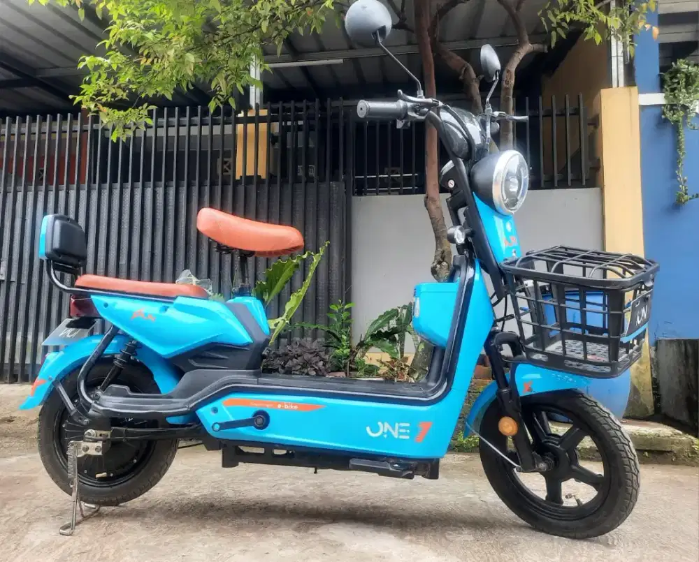 Di jual sepeda listrik merk ION ONE