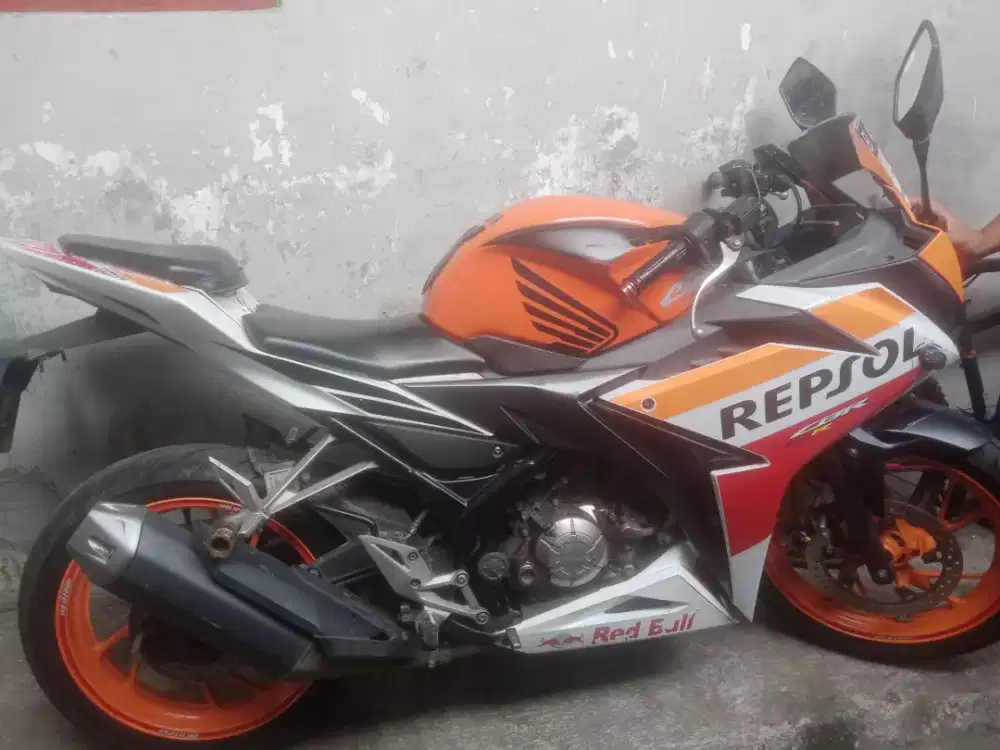 CBR 150 R repsol tahun 2016