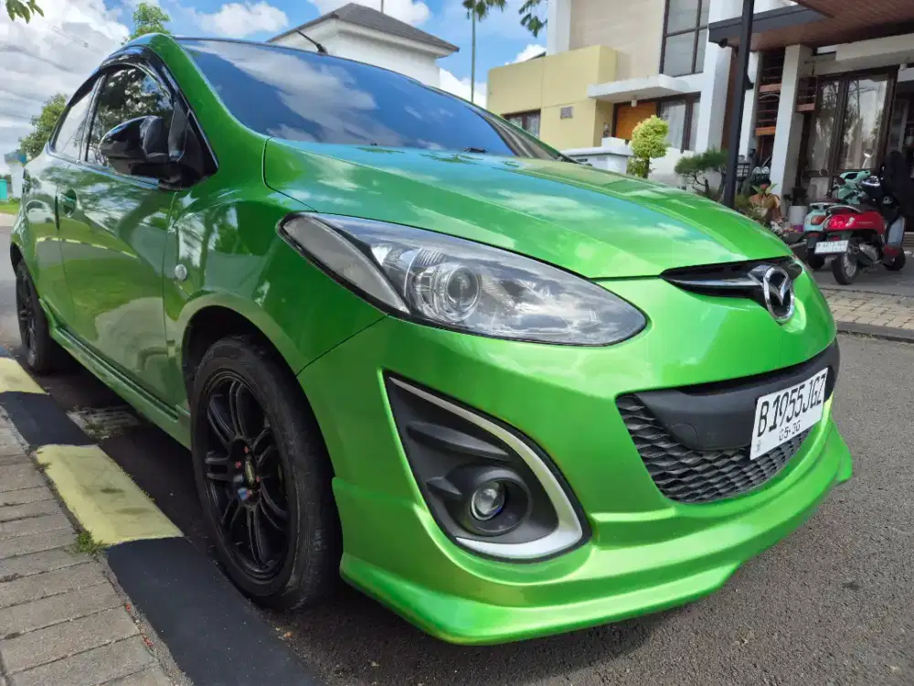Mazda 2 R AT Type Tertinggi pajak panjang