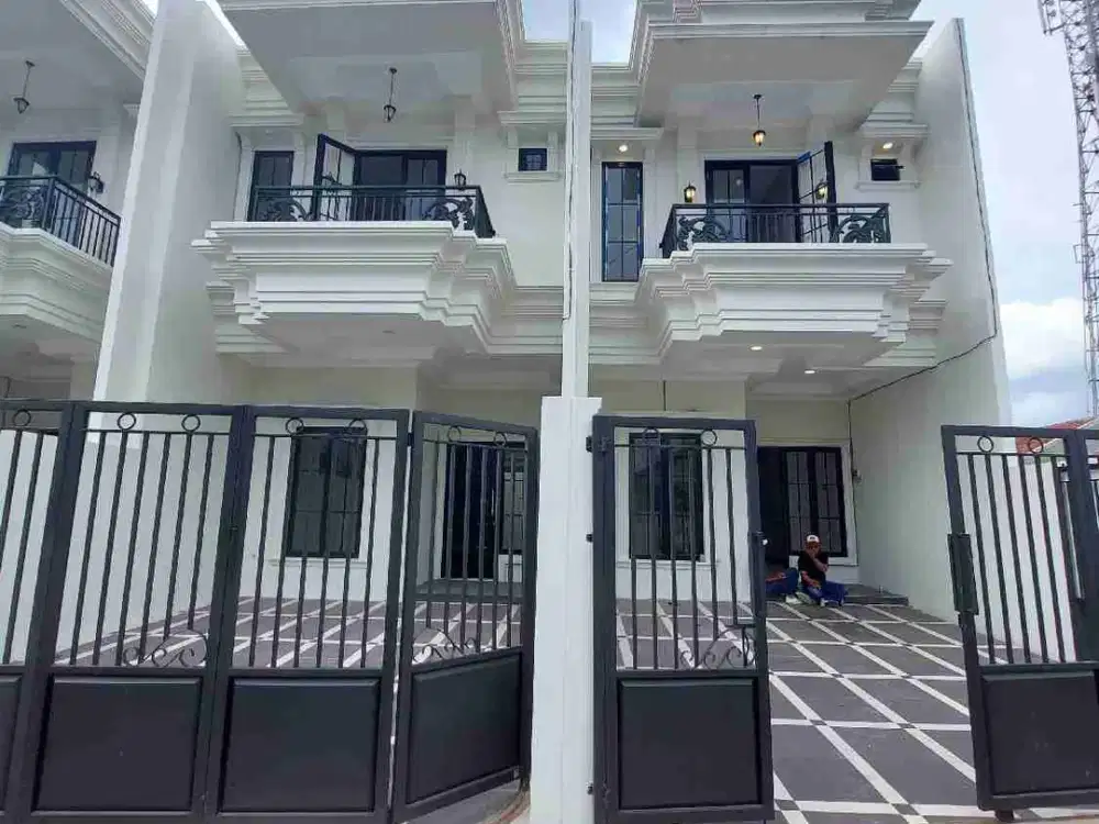 2 lantai mewah lokasi dekat RS HGA raden saleh sukmajaya depok