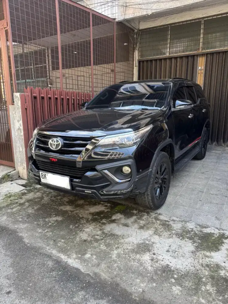 Toyota Fortuner VRZ TRD 2.4 Kick Sensor 2020 Automatic Hitam