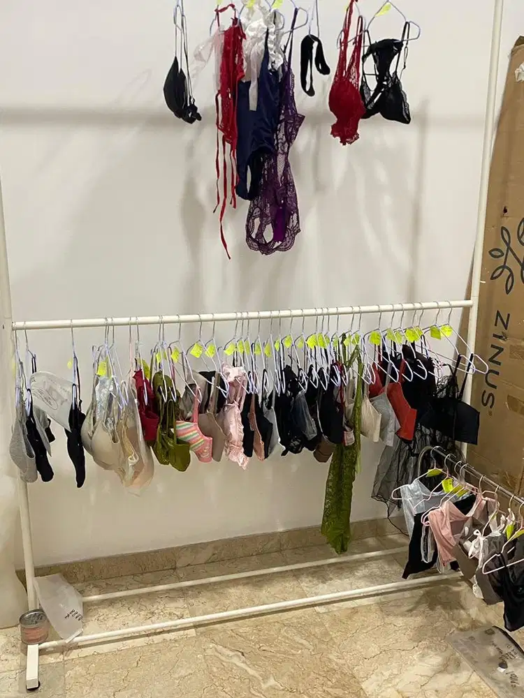 Host live bra/bh gaji per hari