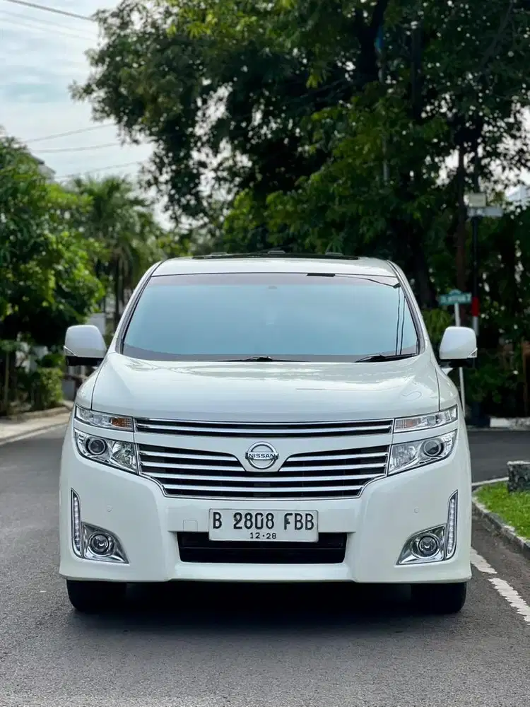 Elgrand HWS CC 2.5 tahun 2013 ISTIMEWA