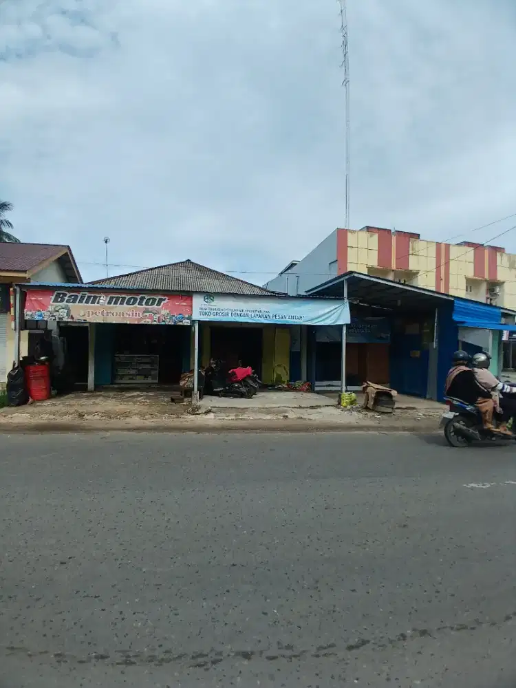 Dijual 3 toko+2 rumah