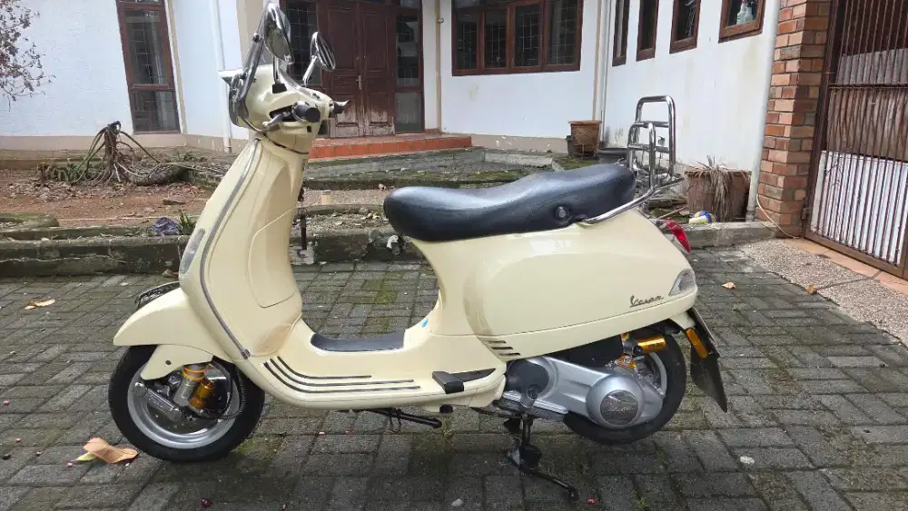 Vespa LX150ie 2011 full asesoris