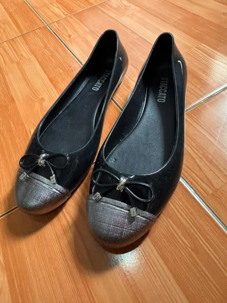 Staccato ballerina flat