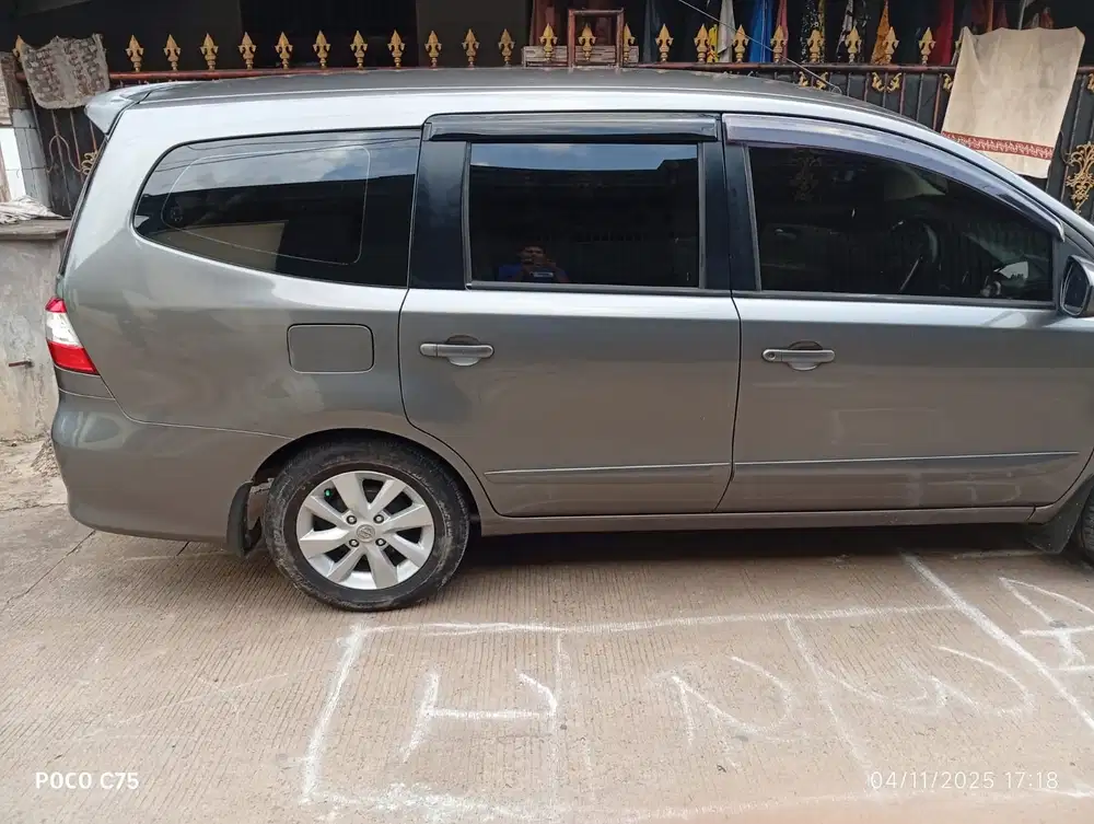 Nissan Grand livina 2014 Bensin