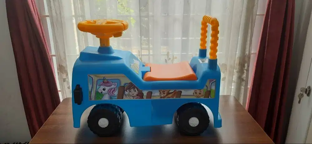 Ayo Bus SHP Toys Mainan Mobil Bis Duduk Anak Musik Senderan Dorong