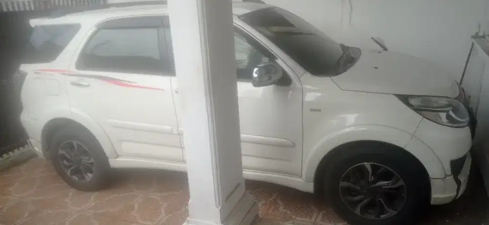 Dijual rush ultimo luxury 2017 service Toyota resmi. Harga cash