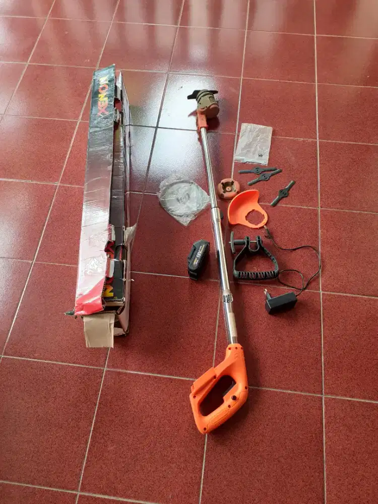 Mesin Potong Rumput Baterai Cordless