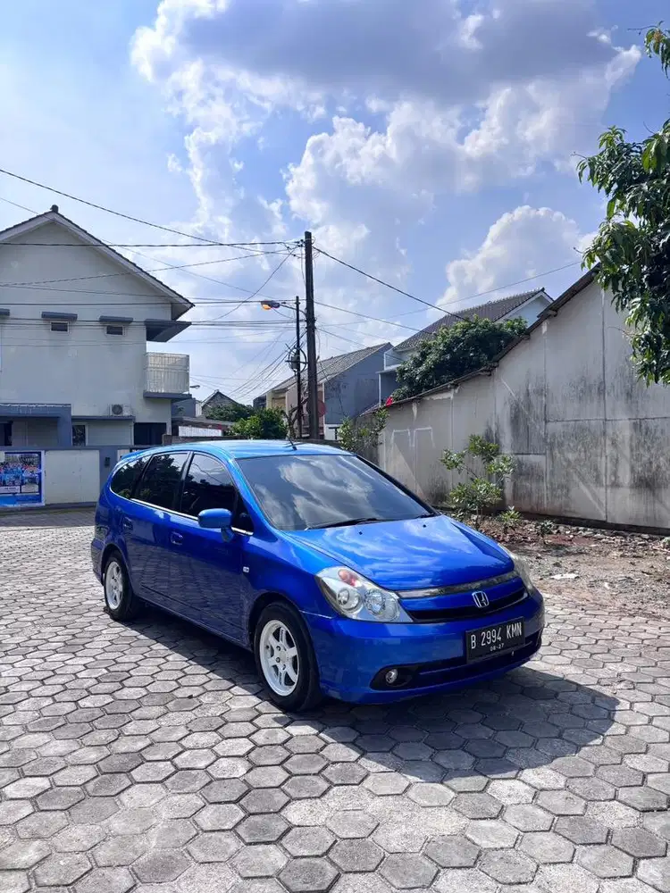 Honda Stream 1.7 AT 2005 biru rare