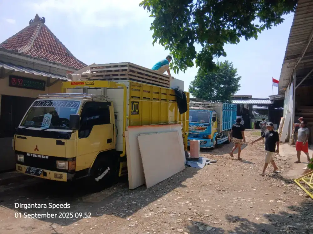 Sewa truk pindahan rumah kantor apartement gudang dll