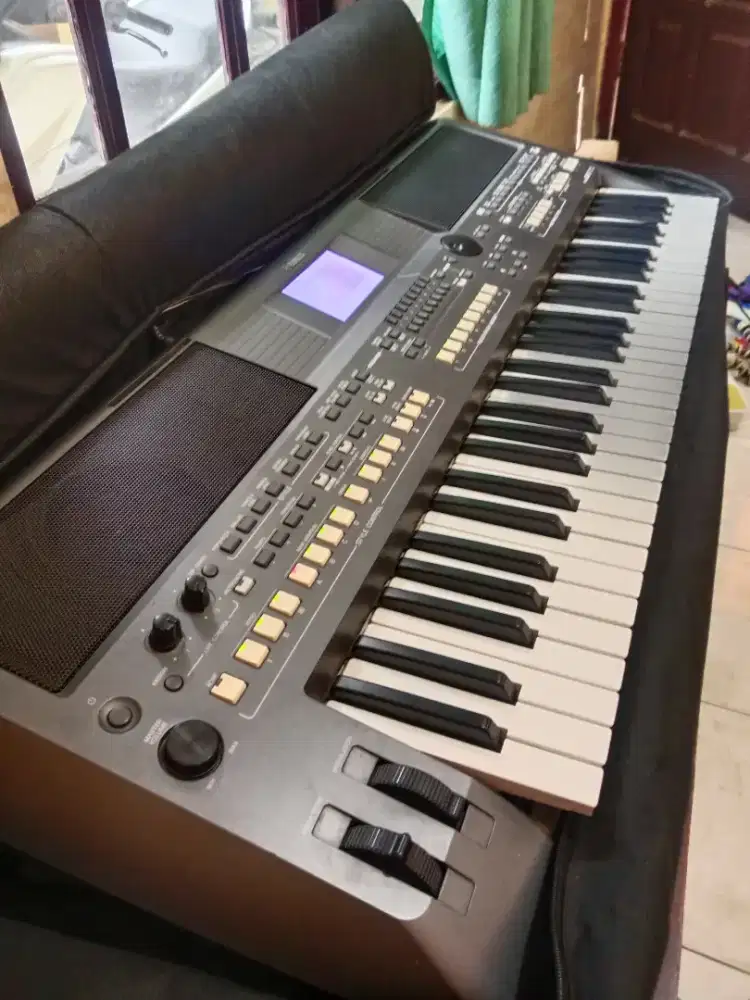 Keyboard Yamaha PSR S670 Second