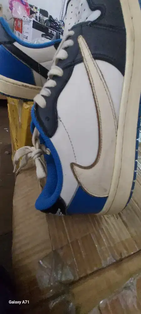 Sepatu jordan traviz