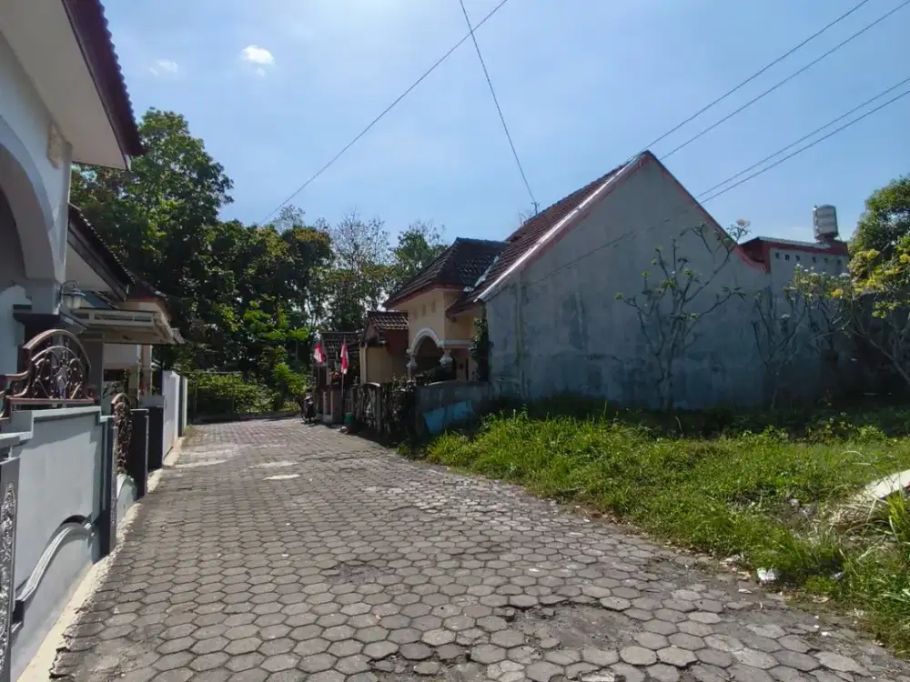 Tanah Dapat 2 Muka Di Condongcatur, Sertipikat SHM, Siap AJB