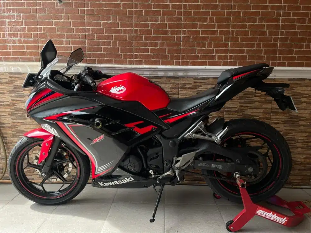 Kawasaki Ninja 250 SE 2015