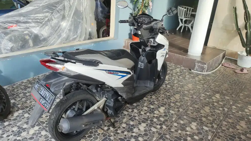 Vario 125 2017 Tangan 1