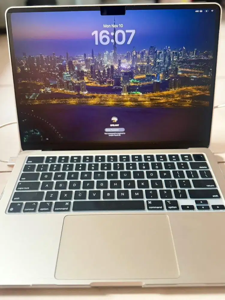 MacBook Air M2 8/256 2024 Like New