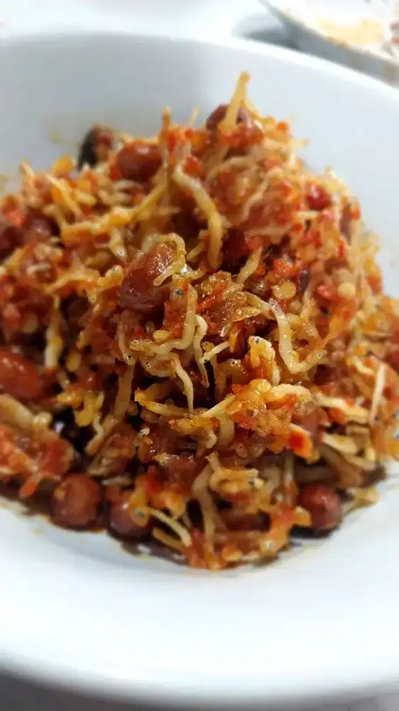 TERI KACANG BALADO