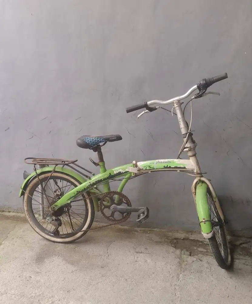 Sepeda lipat merk phoenix