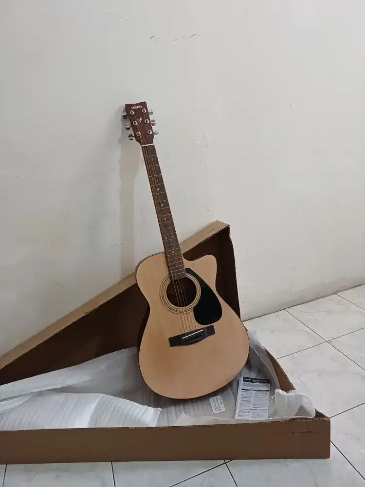 Gitar Yamaha FS100C