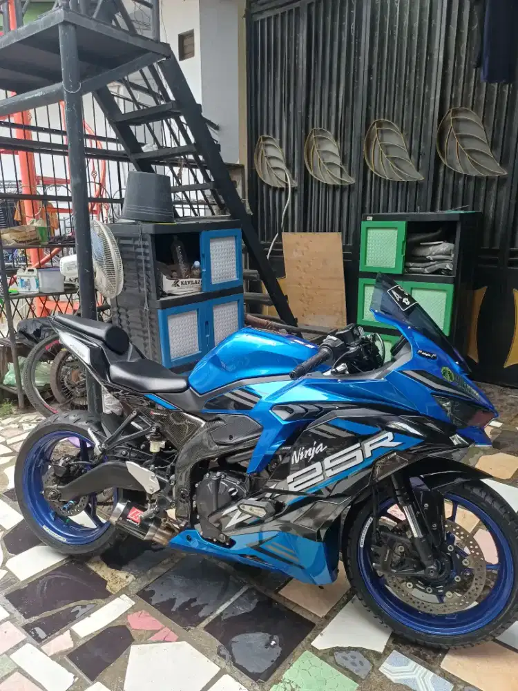 KAWASAKI NINJA ZX25R