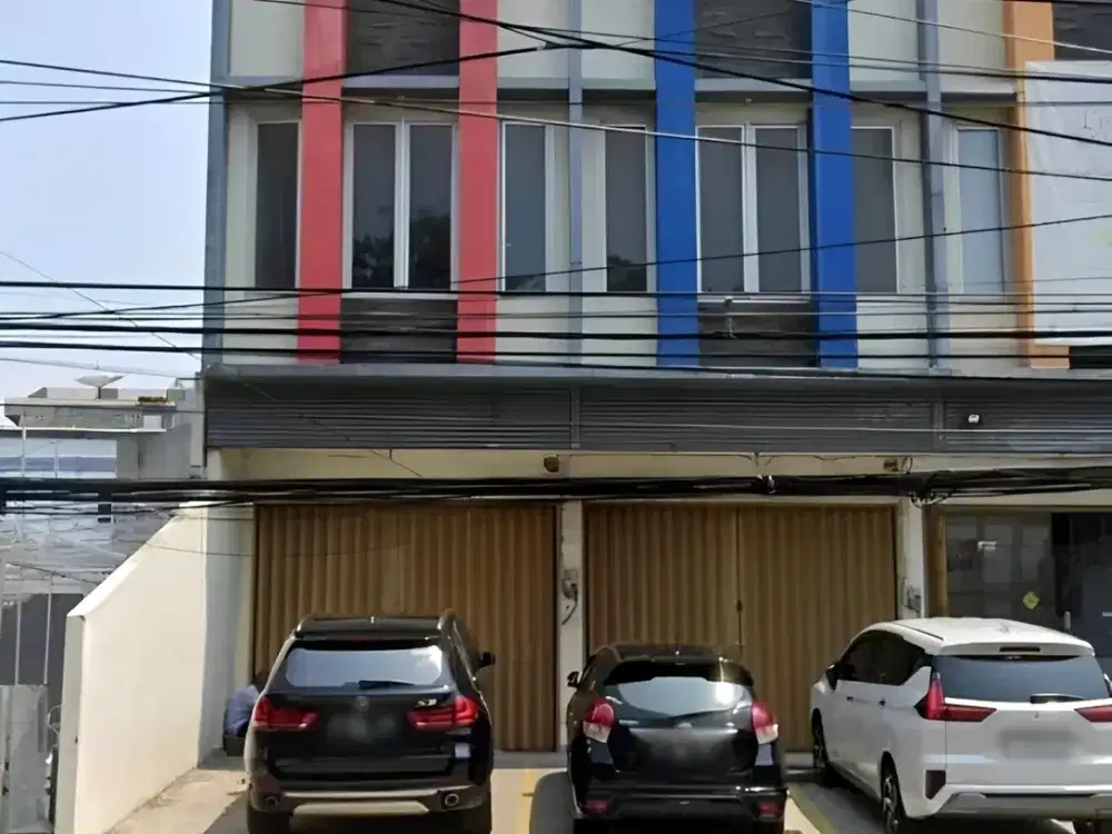 2 Ruko Gandeng Strategis Pinggir Jalan Raya 184m2 Cocok Untuk Usaha