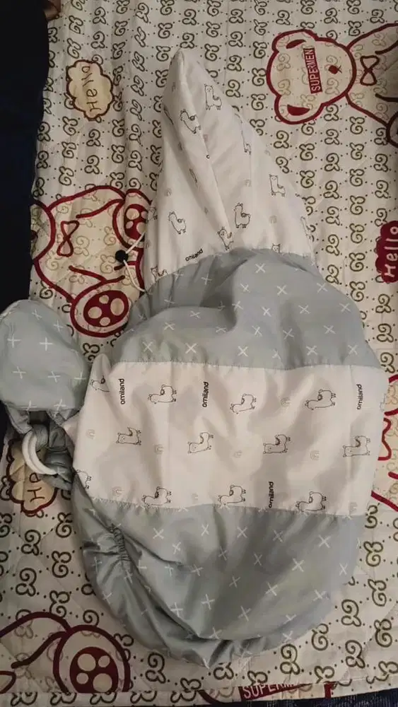 2 gendongan omiland dan momsbaby