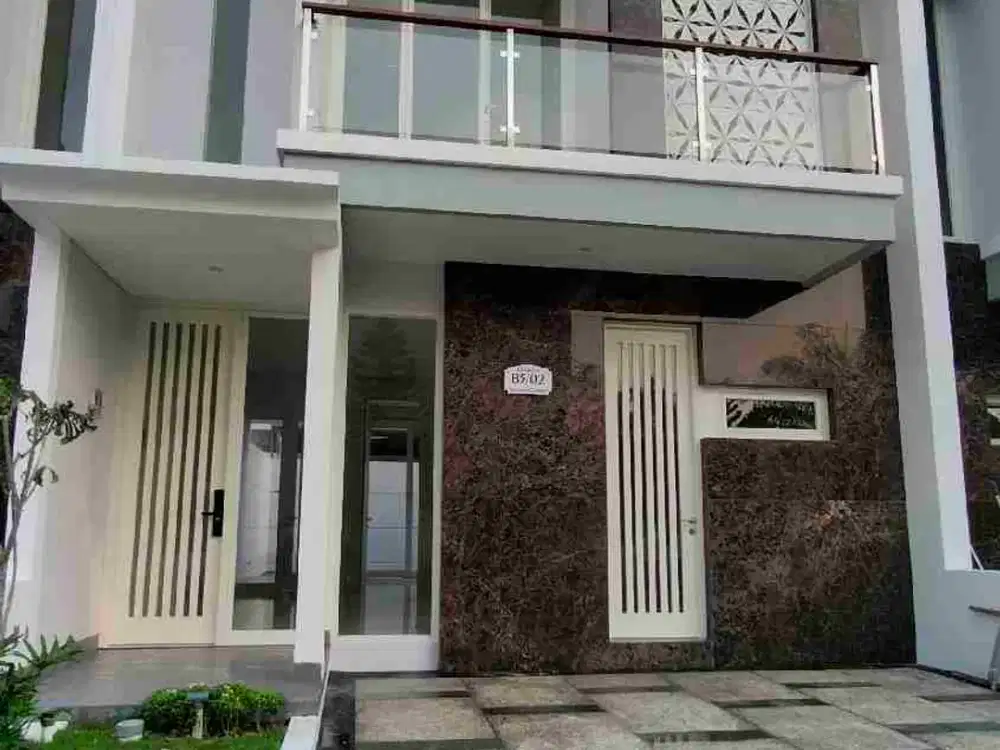 Rumah Siap huni dengan kolam renang pribadi di Sidoarjo