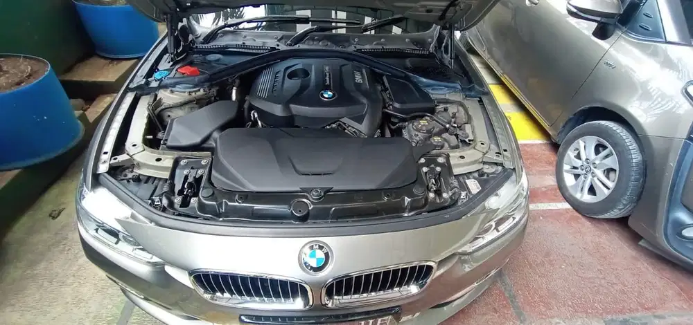 BMW 320i 2018 Bensin
