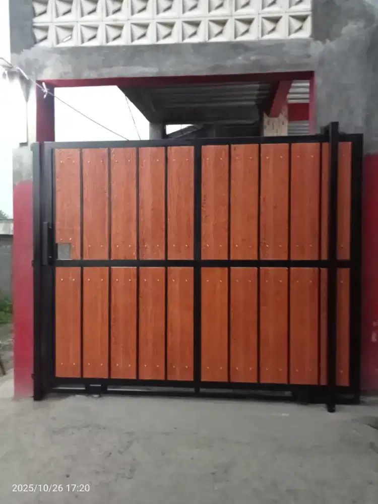 Pintu geser./ Ralling tangga