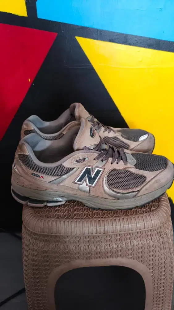 New Blanace 2002R size 43 not nike adidas asics