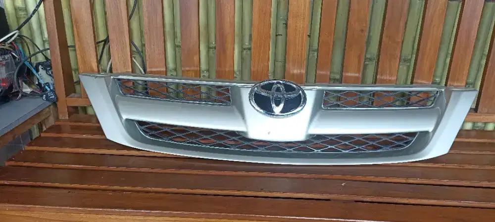 Gril DPN Innova g 2004/2008 ori