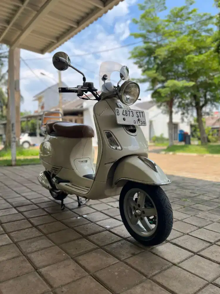 Di jual nih vespa LXV3 kesayangan langka!