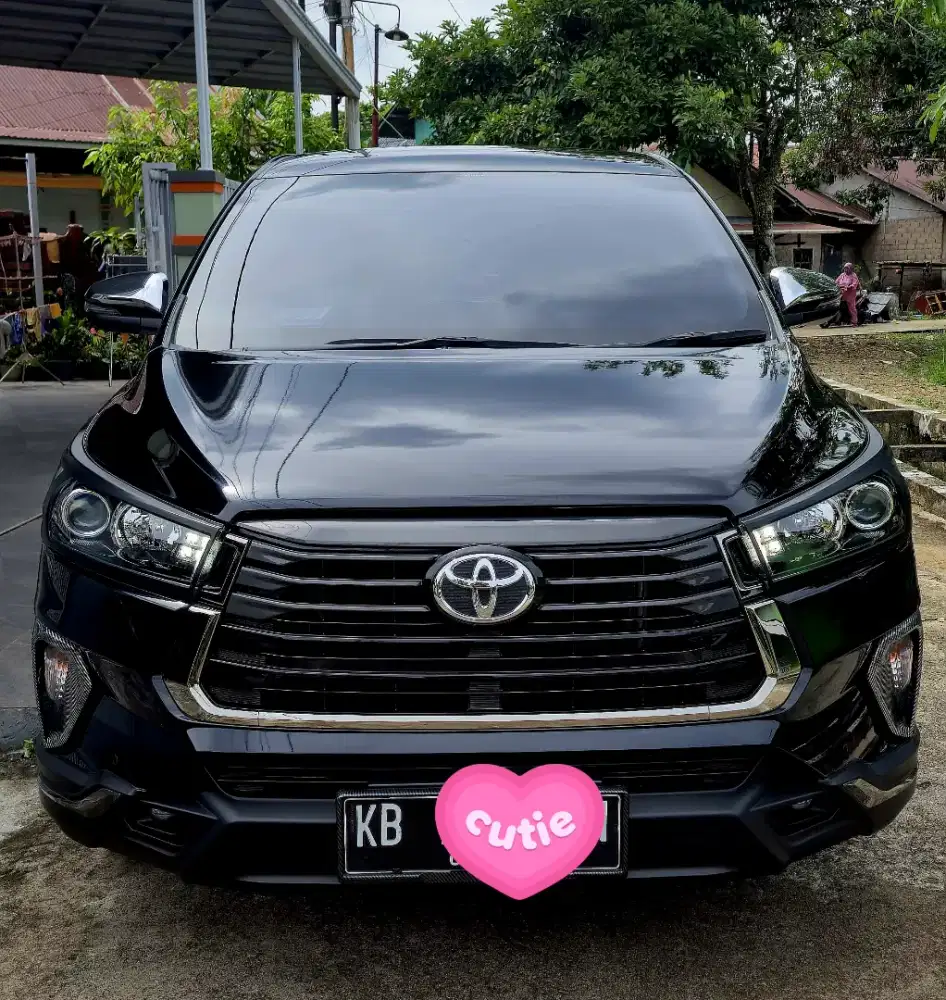 Innova venturrer 2022 AT Bensin Hitam