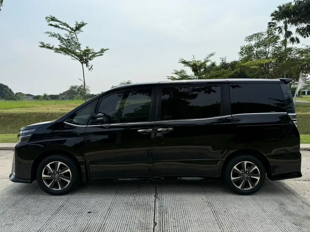 Toyota Voxy 2018 Bensin