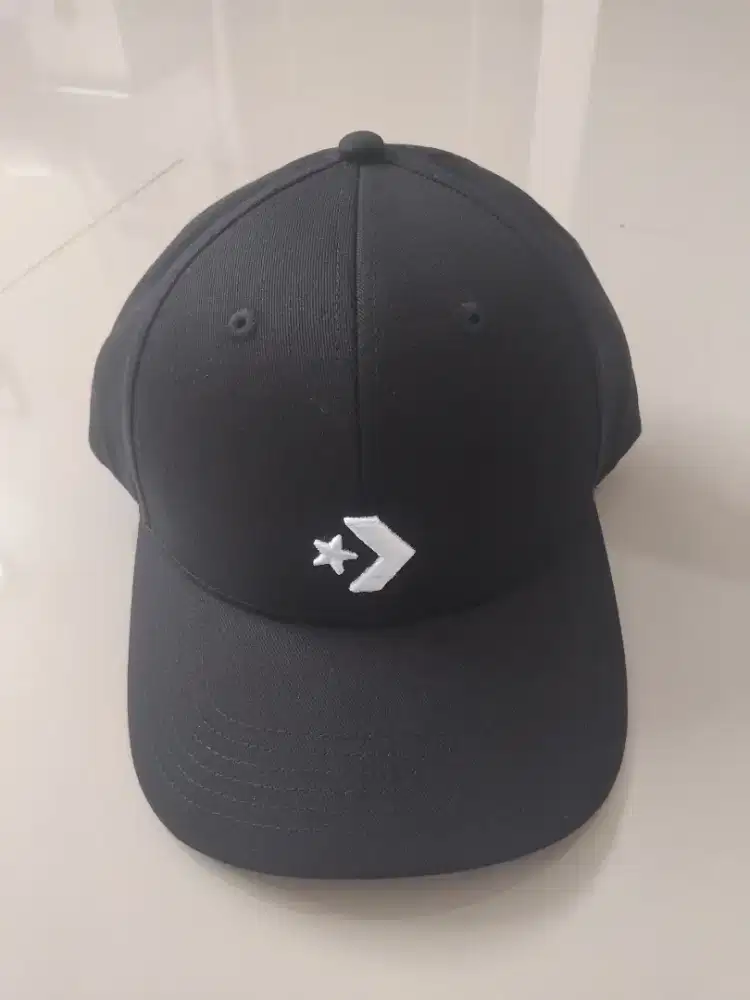 Topi Converse kondisi baru