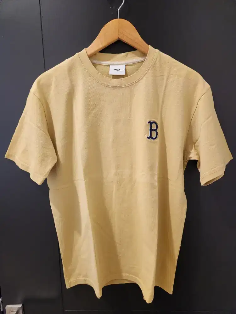 MLB Tshirt Boston Monogram Back Logo