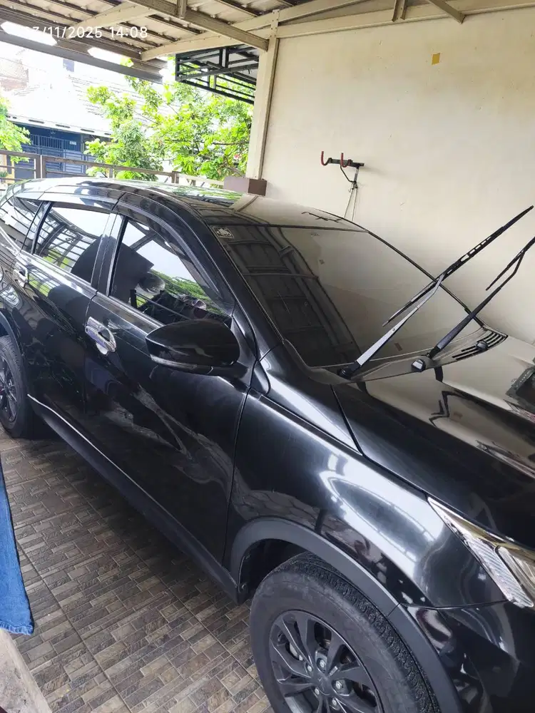 Terios x deluxe hitam 2021