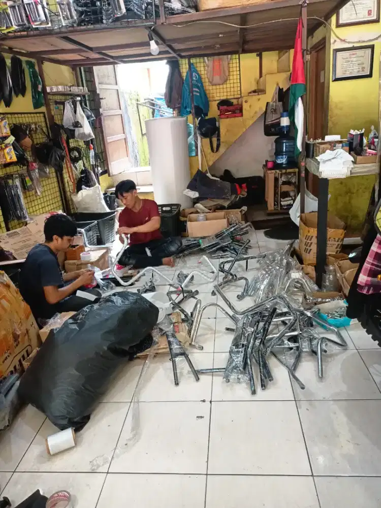 Dicari Bagian Packing Barang Online Shop Variasi Motor Berpengalaman